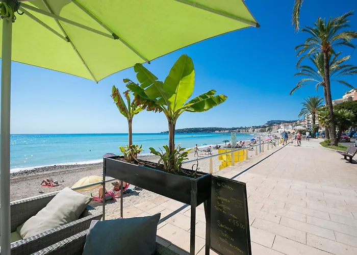 Mar-y-nan Family - Happy Menton